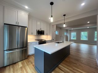 11 Juniper Ln, Portsmouth, NH 03801