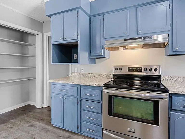2205 Gornto Rd — Photo 14