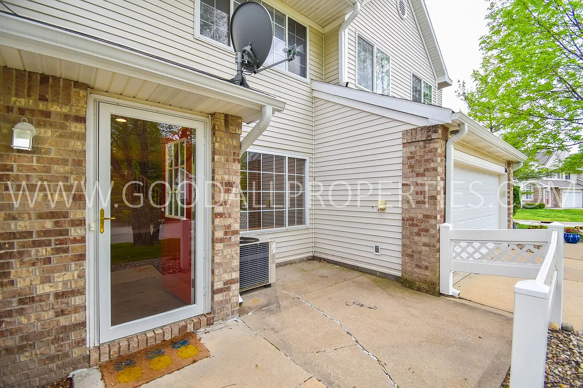 Building Photo - 150 S Prairie View Dr #1105