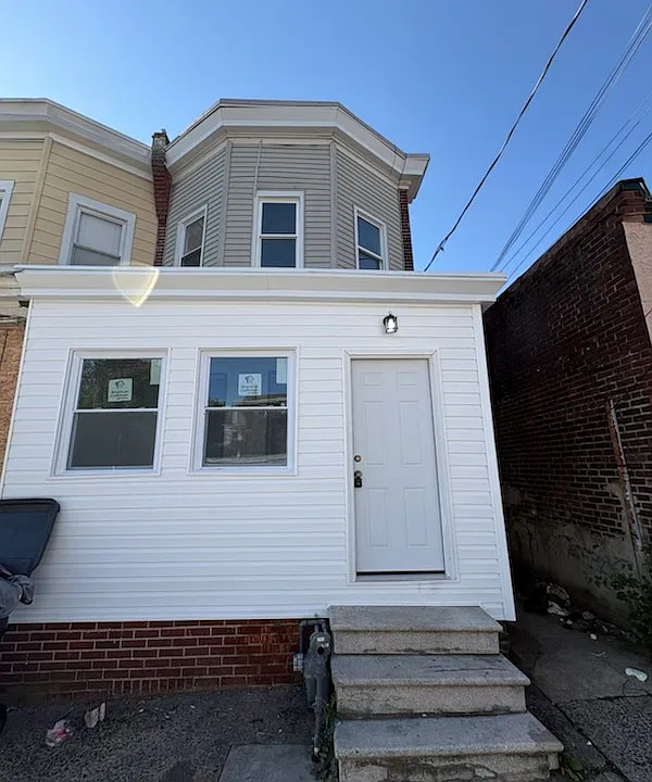 2 E 23rd St