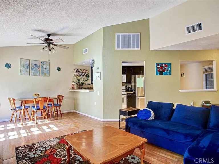 985 Sunrise St — Photo 3