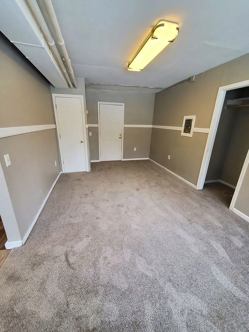 2214-2220 W Hopkins St. (8 Unit) — Photo 3