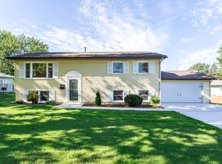 604 12th St, Silvis, IL 61282