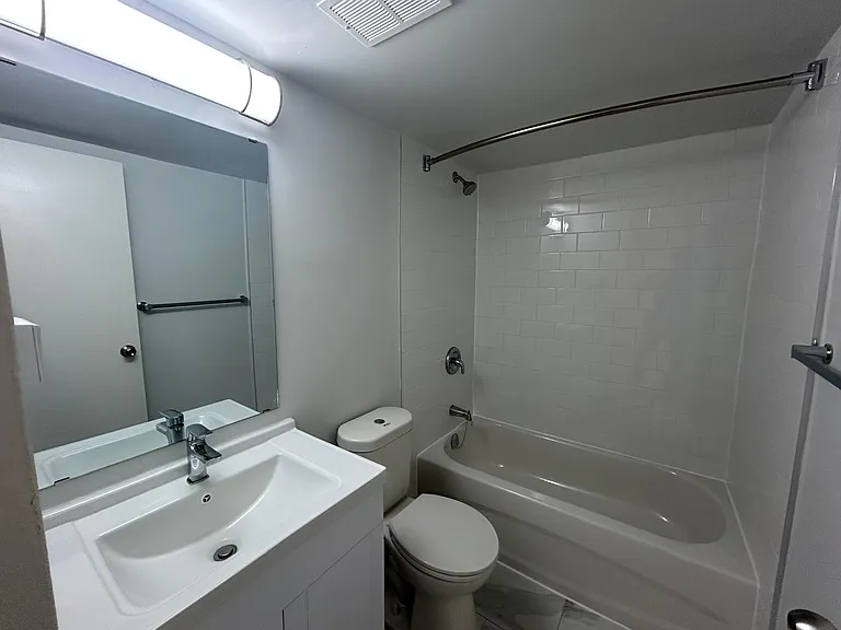 10 Yorkwoods Gate — Photo 20
