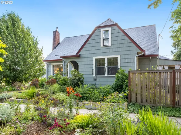 1402 SE Martins St, Portland, OR 97202