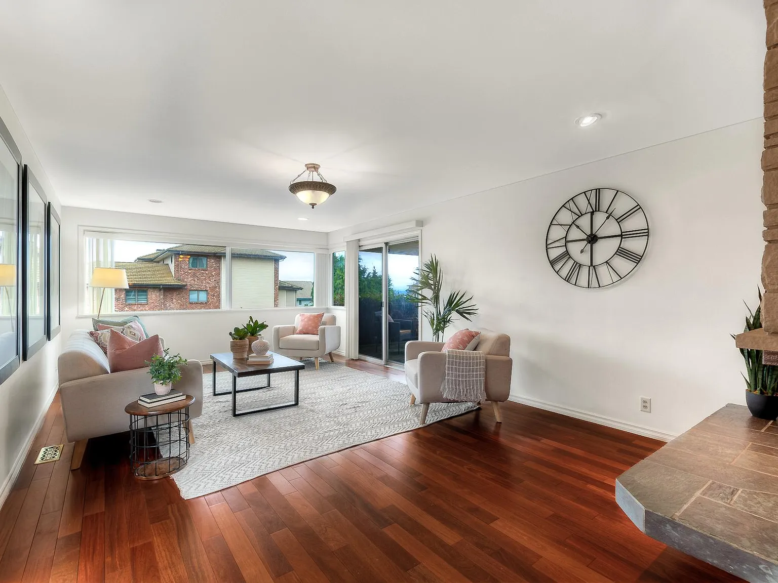 4 bed, 3000 sqft, $6,340 — Photo 3