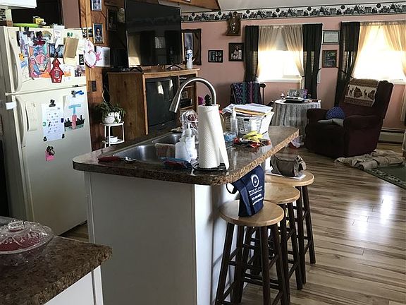 3rd image of 8 Saint Lawrence Ave