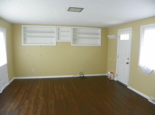 916 Richmond Rd, Lyndhurst, OH 44124