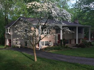 2408 Carey Ln, Vienna, VA 22181