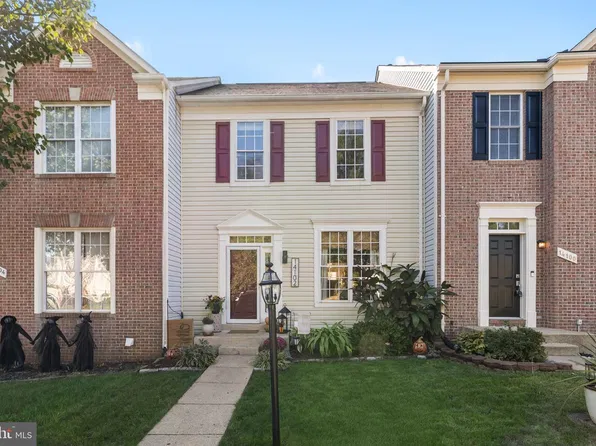 14102 Madrigal Dr, Woodbridge, VA 22193