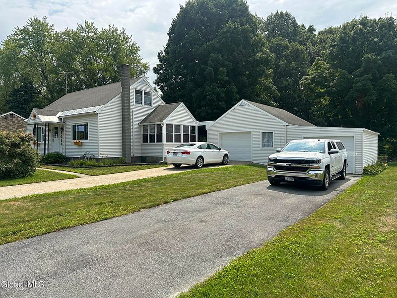 2nd image of 4 Kelly Avenue