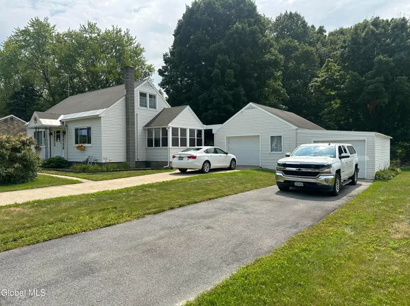 4 Kelly Avenue, Hudson Falls, NY 12839