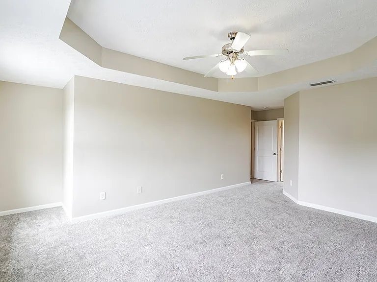 1096 Shire Dr — Photo 9