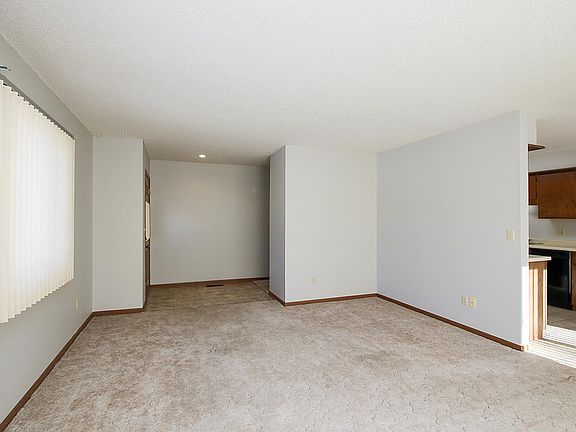 4th image of 555 Graham St SW