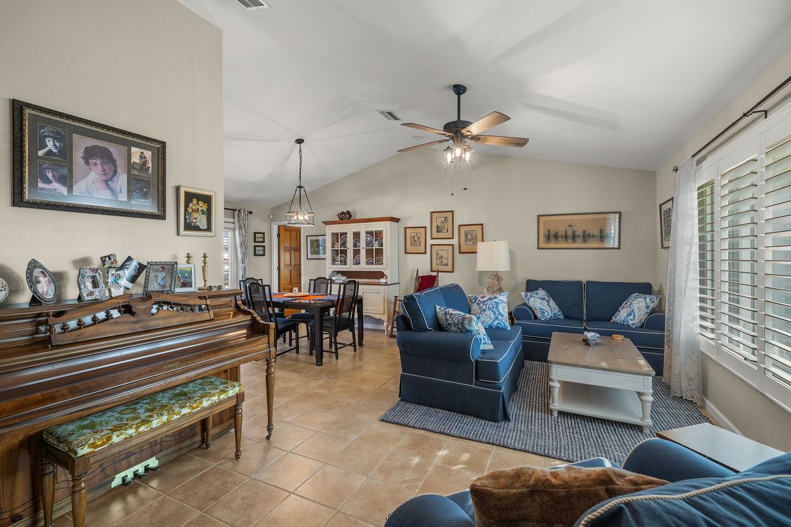 2-Living Room 1