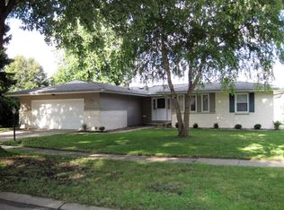 2404 Lyndhurst Dr, Champaign, IL 61820