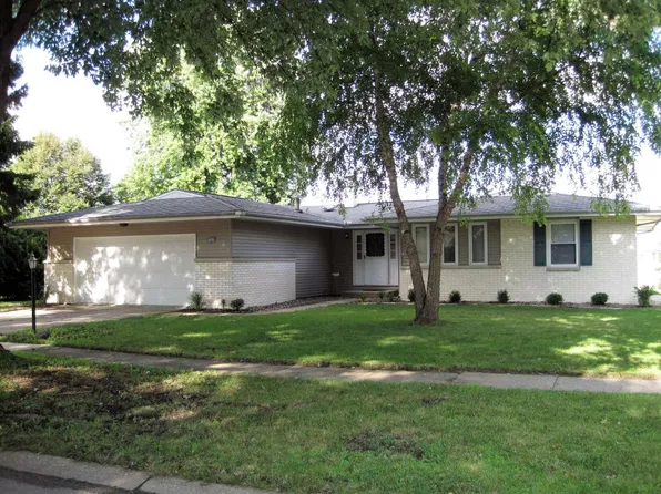 2404 Lyndhurst Dr, Champaign, IL 61820