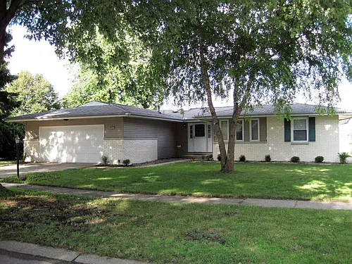 2404 Lyndhurst Dr Photo 1