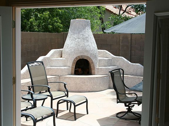 Kiva fireplace / flagstone patio
