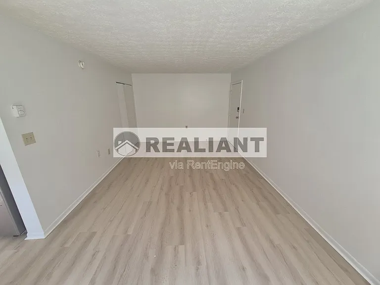 918 Highland Ave #2 — Photo 2