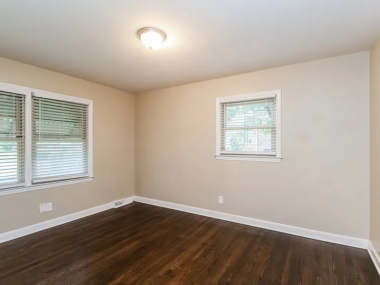 3924 Broadview Dr — Photo 13