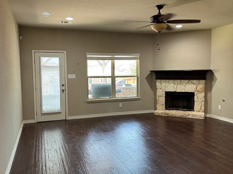 2116 Megan Creek Dr — Photo 5