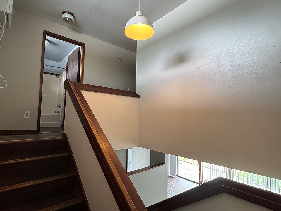 1st image of 1013 Goodlander Dr APT 10