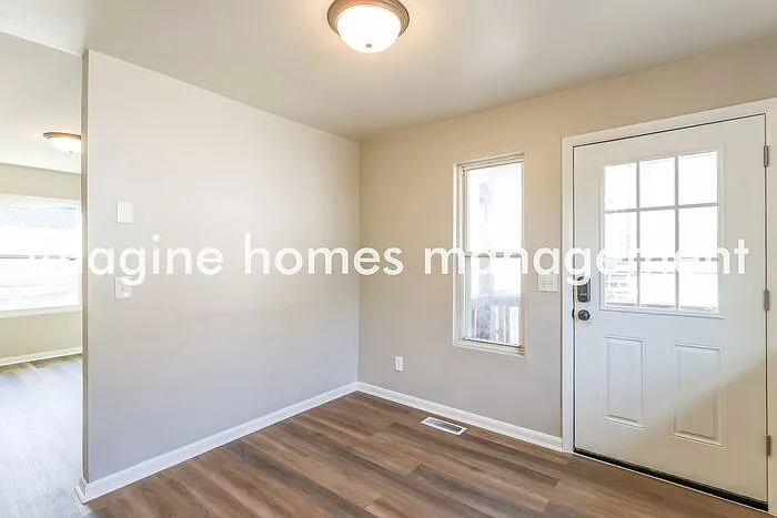 4 bed, 2.0 bath, 1456 sqft, $1,995 — Photo 4