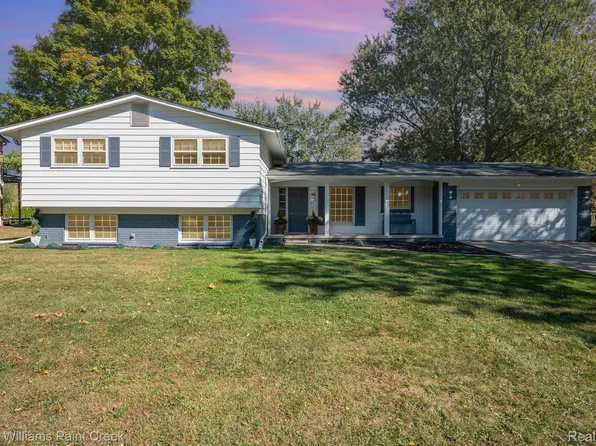 6545 Post Oak Dr, West Bloomfield, MI 48322