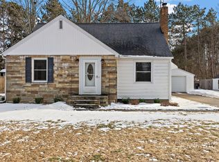 261 W Hile Rd, Norton Shores, MI 49441