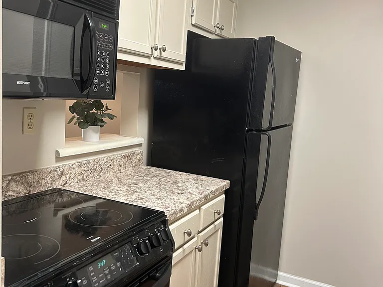 1747 Jack Warner Pkwy #312 — Photo 5