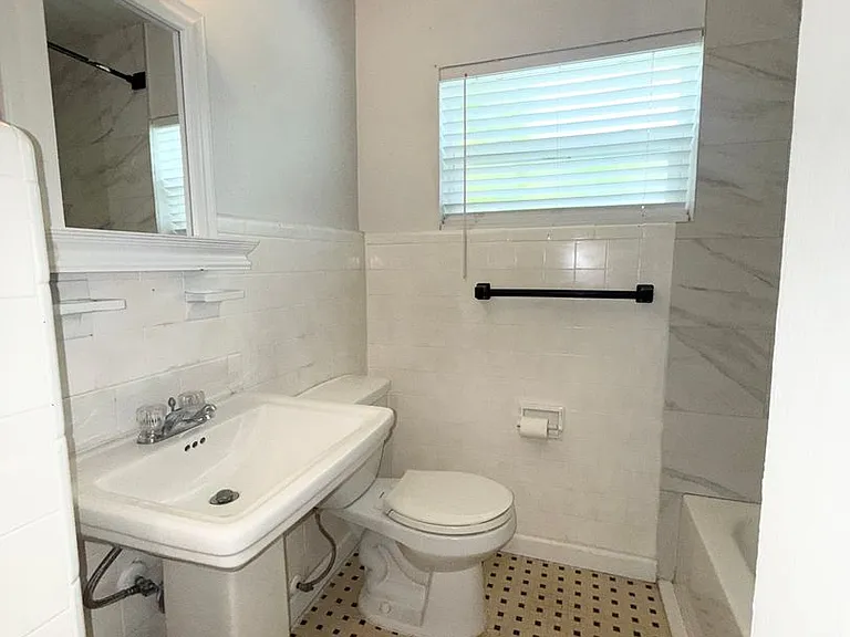 1016 Alba Dr — Photo 15