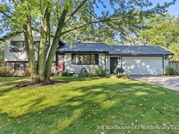 3673 Jupiter Ave NE, Grand Rapids, MI 49525