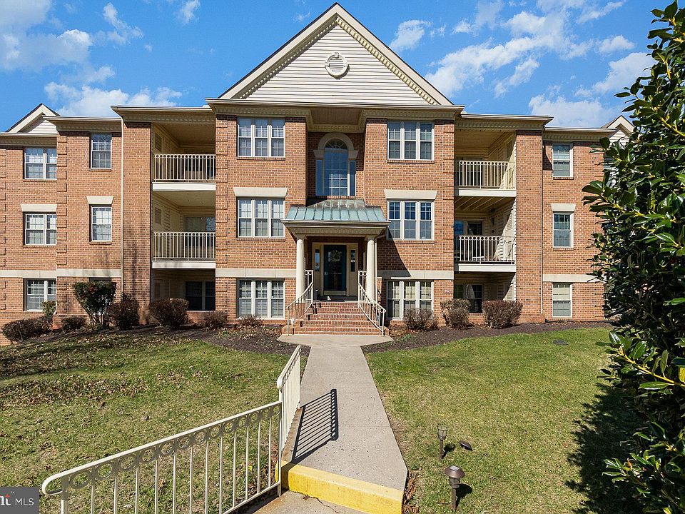 1st image of 1713 Landmark Dr Unit 3B