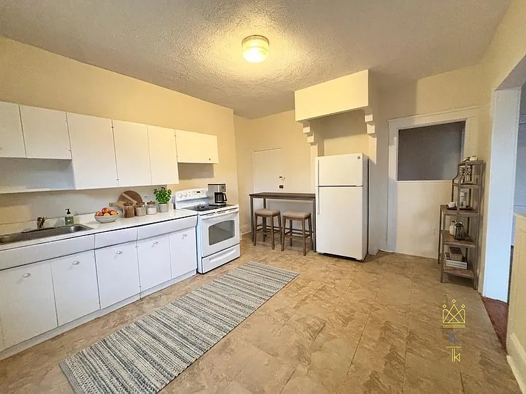 126 Babcock St #7 — Photo 2