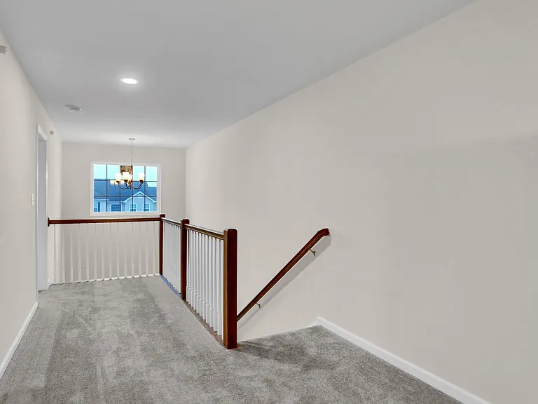 62 Helene Ct — Photo 15