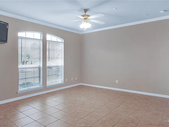 4th image of 305 Holleman Dr Unit 1602