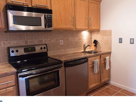 4th image of 3 N Columbus Blvd APT Pl237