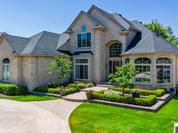 56661 Aberdeen Dr, Shelby Township, MI 48316