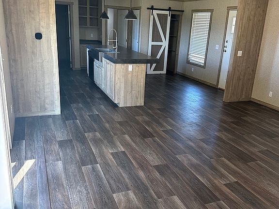 4th image of 112 OAK VIEW