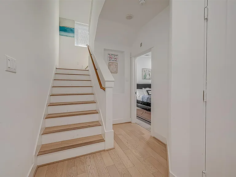 2726 Anita St — Photo 5