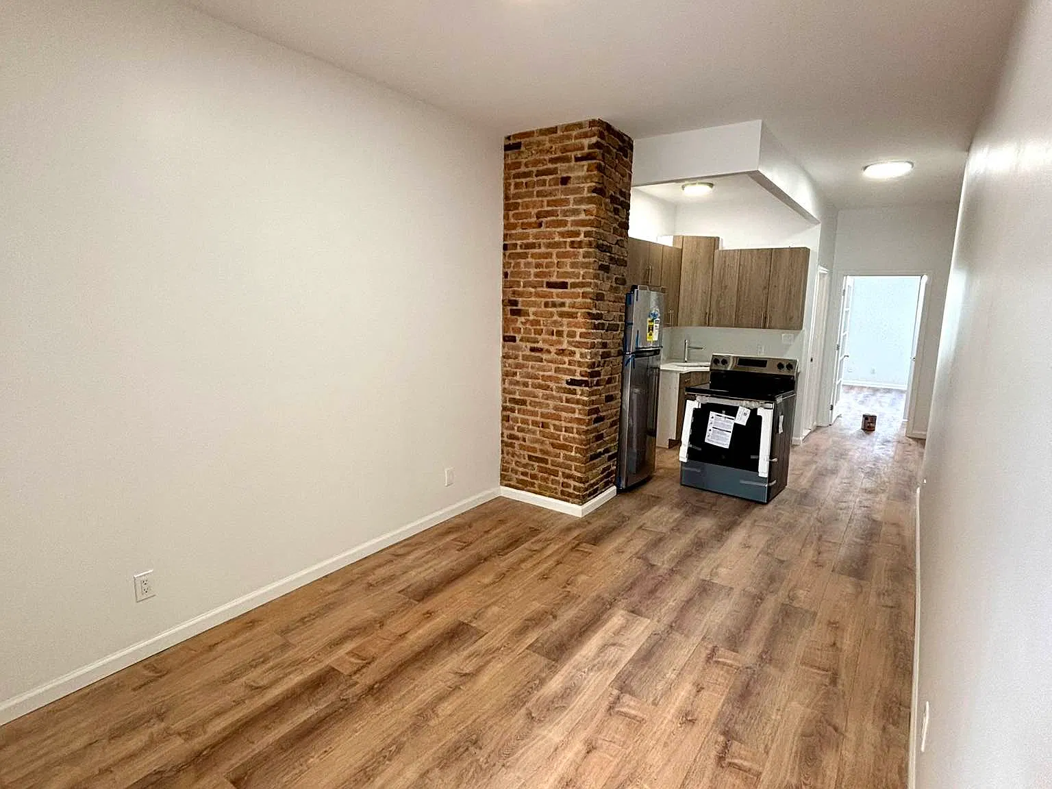 1345 De Kalb Avenue — Photo 4