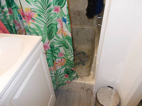 4th image of 246 Jean Ave #246
