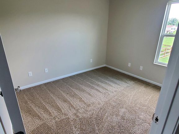 4th image of 427 Sunnybrook Dr
