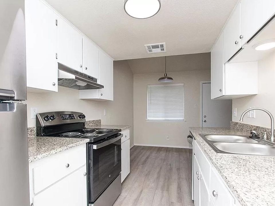 1st image of 3014 Trenton Dr #B