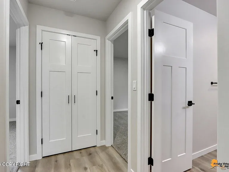 4251 W Ose St — Photo 4