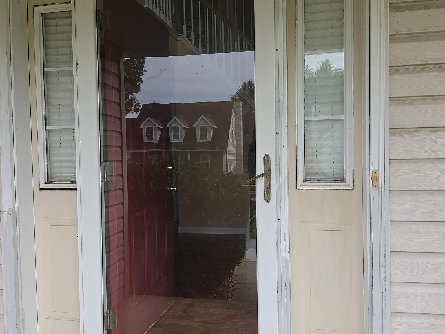 4 bed, 2.5 bath, 3200 sqft, $3,400 — Photo 3
