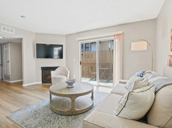 621 1st St Unit 2, Hermosa Beach, CA 90254
