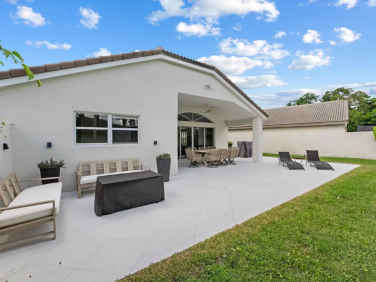 4033 Bluff Harbor Way — Photo 15
