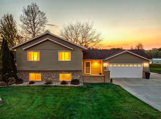 5916 Galaxy Rd, Saint Cloud, MN 56301